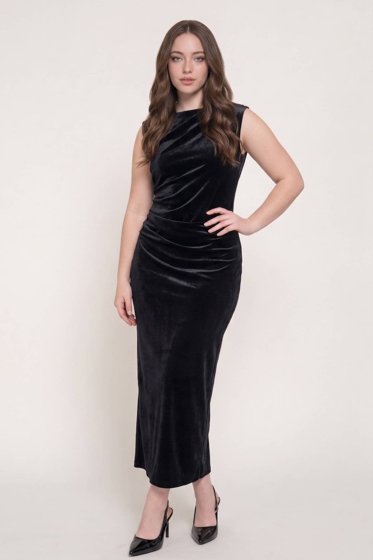 [PLUS SIZE] Sleeveless Crew Neck Ruched Velvet Dress