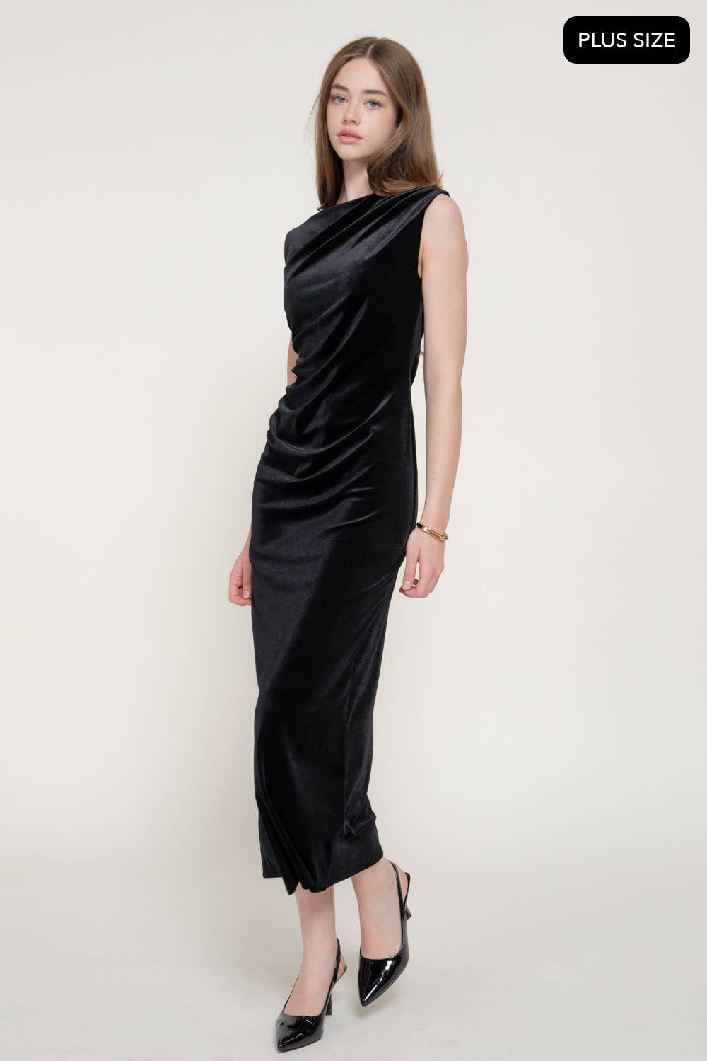 [PLUS SIZE] Sleeveless Crew Neck Ruched Velvet Dress